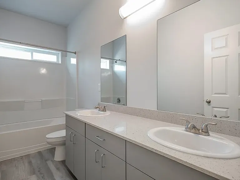 Cascade Meadows Apartments — Photo 14