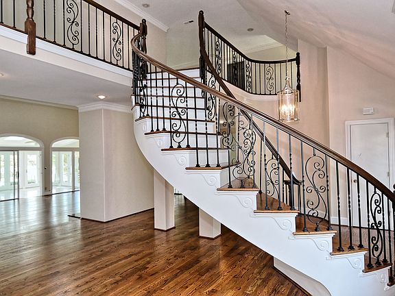 5th image of 4436 Parview Dr