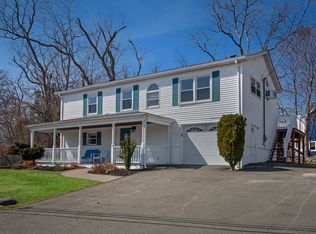 6 Cloutmans Ln, Marblehead, MA 01945