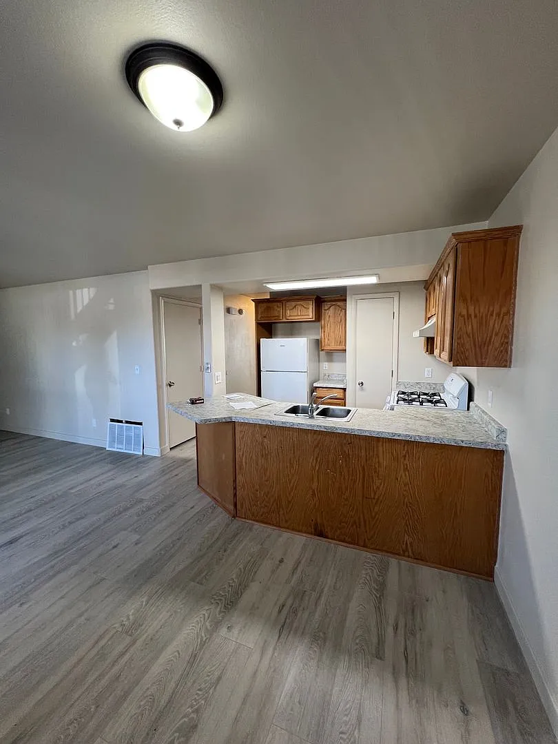 Building Photo - 384 N 1000 W #A-D