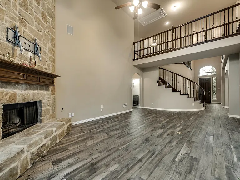 13909 Blueberry Hill Dr — Photo 3