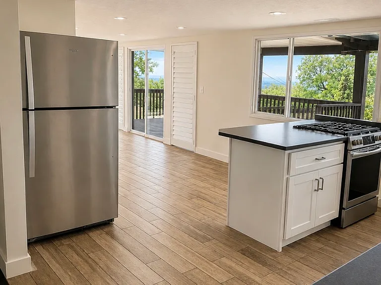 2459 E Catalina Dr — Photo 3