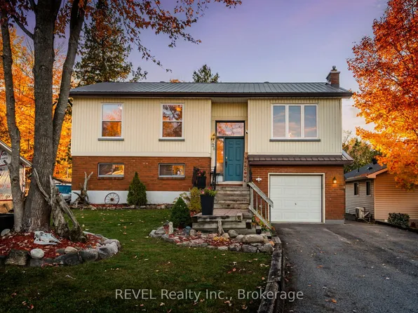 28 Park St, Tay, ON L0K 2A0