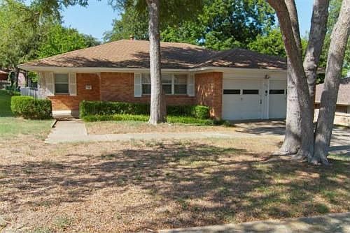1st image of 2315 Cody Dr