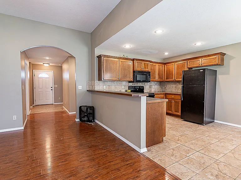 1332 S Lexington Ave — Photo 9