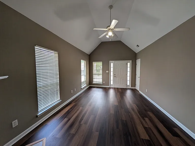 323 Forest Lakes Dr — Photo 3