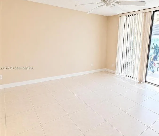 900 Saint Charles Pl #520 — Photo 8