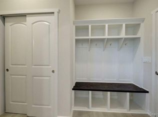 2050 Steelwood Dr, Howell, MI 48843