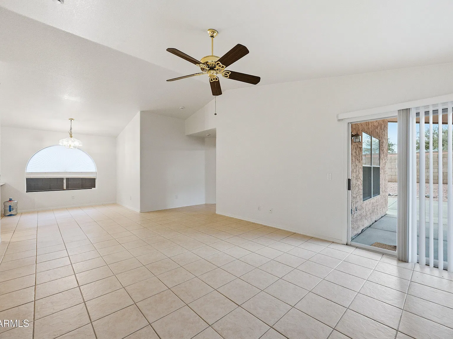3 bed, 2.0 bath, 1283 sqft, $1,995 — Photo 2