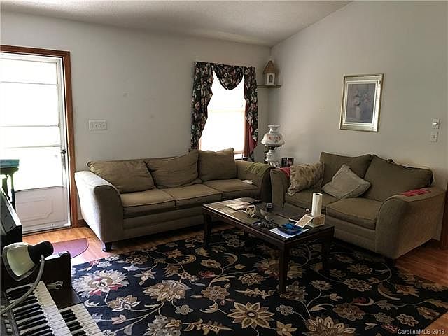2nd image of 1578 Sumner Dr