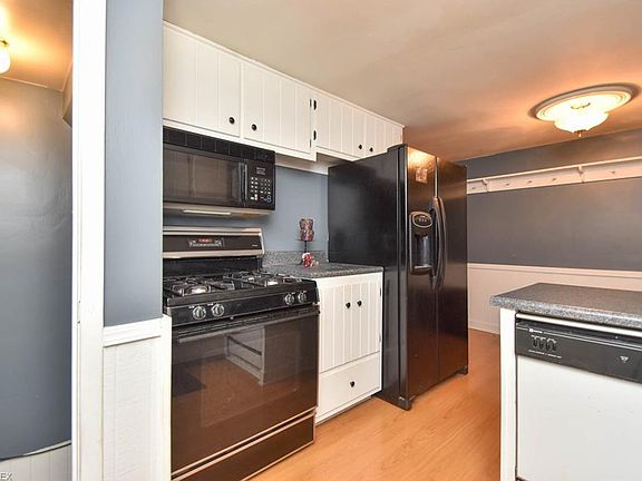 4th image of 407 Glendola Ave