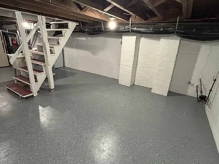 521 Franklin Ave — Photo 14