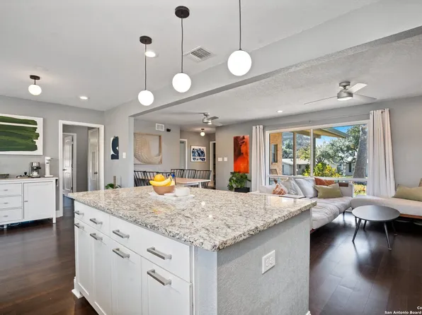 319 MARQUIS LN, San Antonio, TX 78216