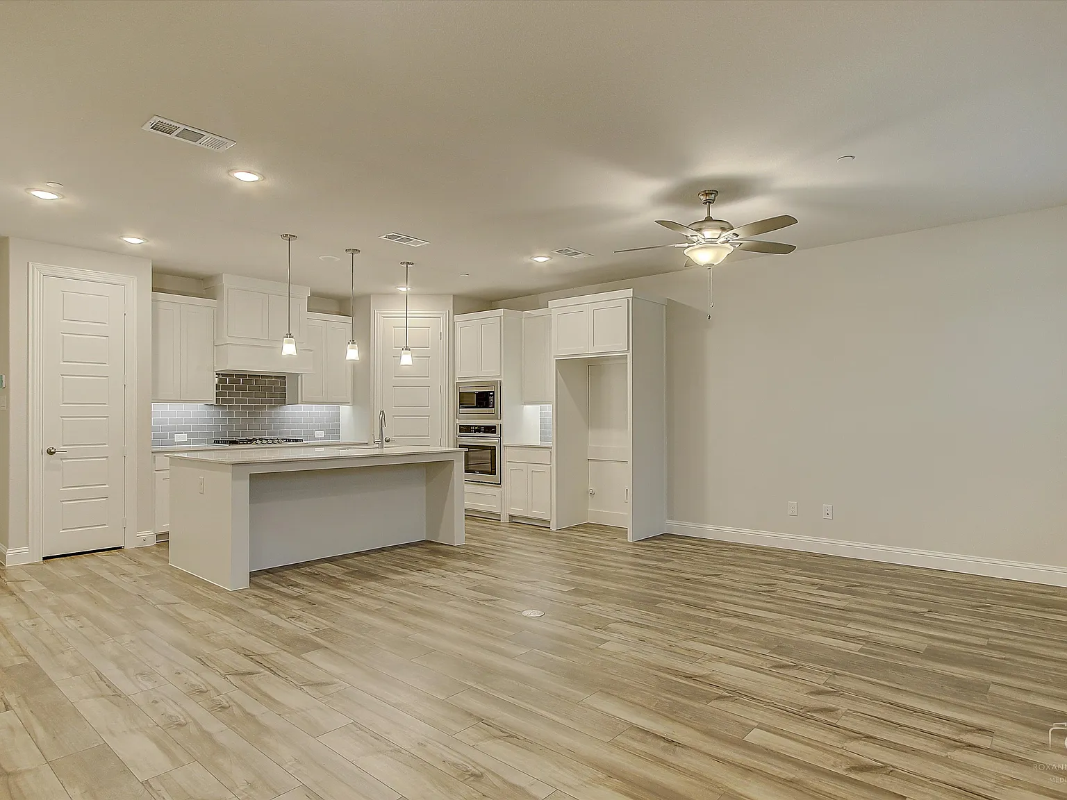 3 bed, 1822 sqft, $2,595 — Photo 3