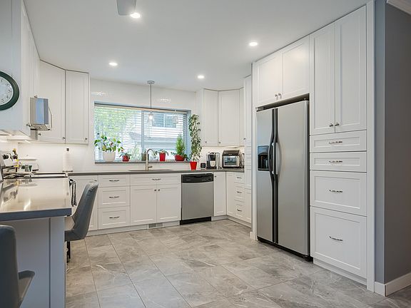 5th image of 2023 Winfield Dr #28
