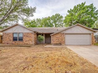 817 Rose St, Crowley, TX 76036