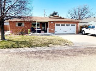 1305 Elizabeth St, Scott City, KS 67871