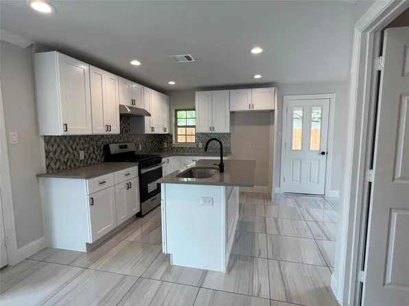 3812 Templeton St, Greenville, TX 75401
