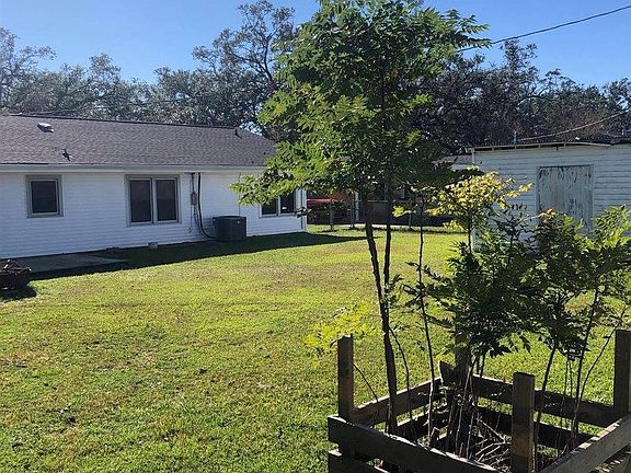5th image of 205 Funderburk Ave