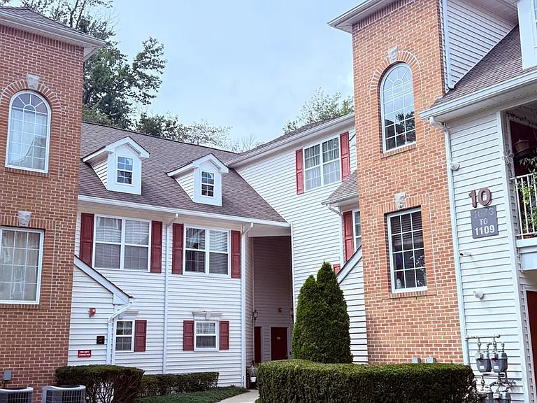 1091-1091 Morning Glory Dr #1091 — Photo 2