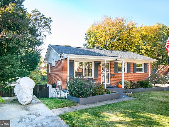 3rd image of 3207 Bradford St