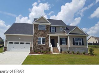 542 New Castle Ln, Spring Lake, NC 28390