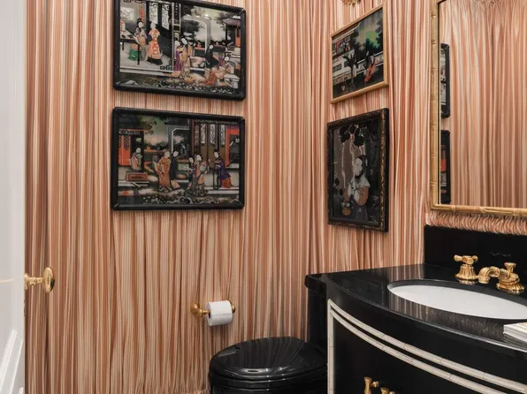 610 Park Avenue image 8 of 23