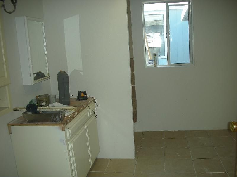2nd image of 2907 S Santa Fe Ave Space 8
