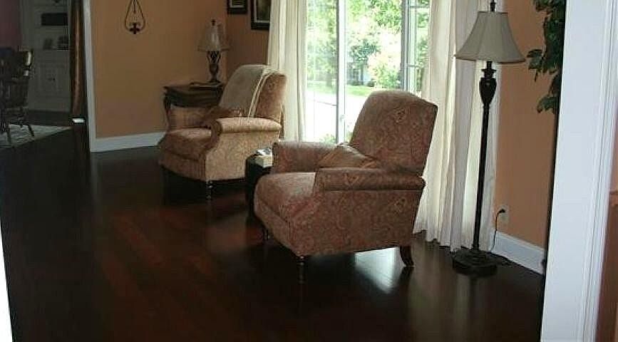1st image of 204 Cambridge Pl