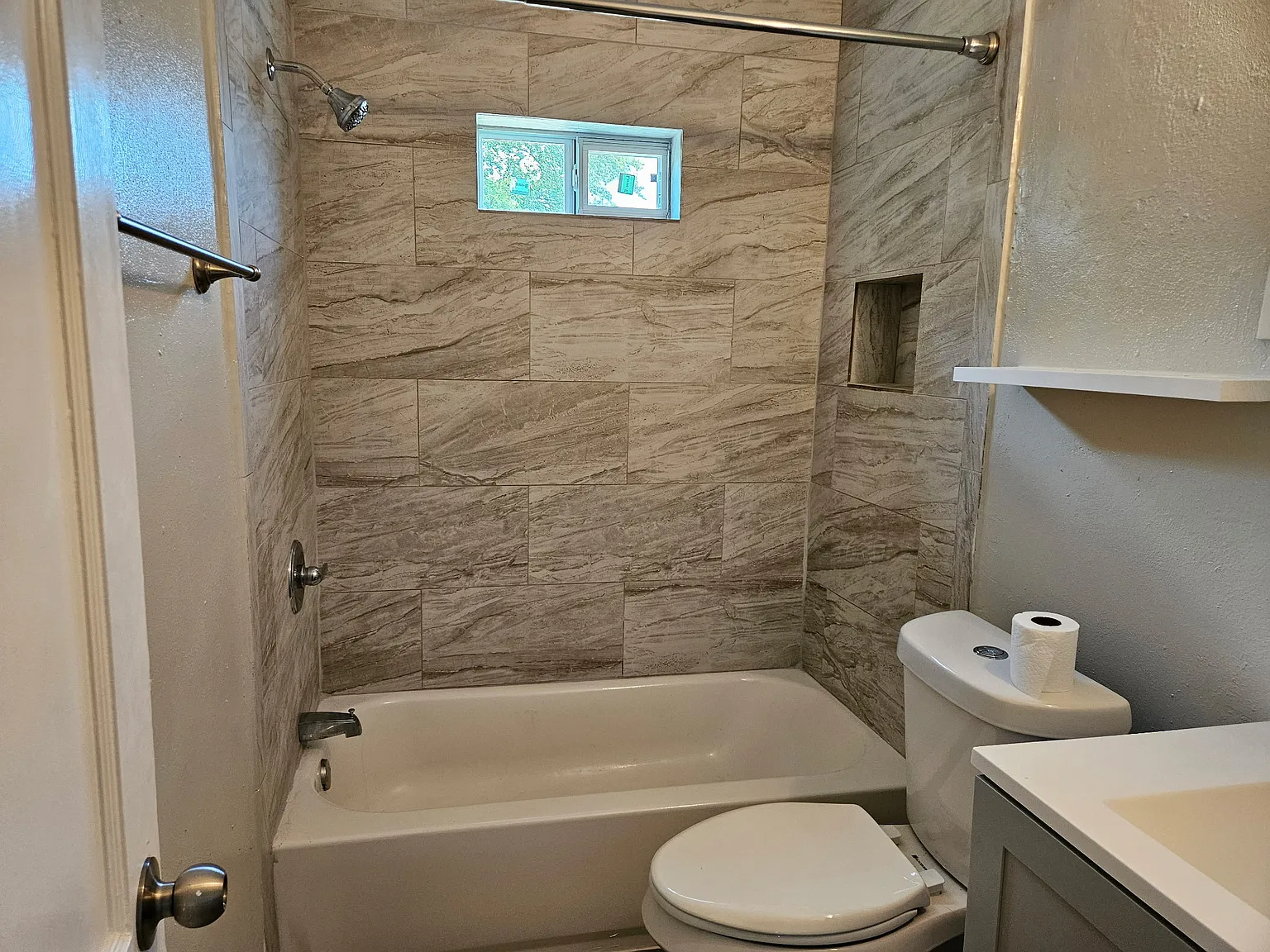 2 bed, 796 sqft, $1,025 — Photo 3