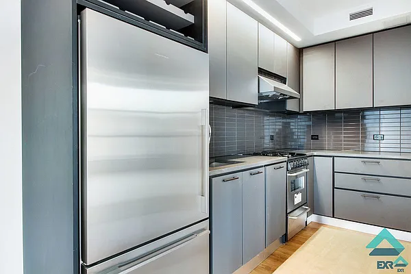 Rented by EXR | media 18