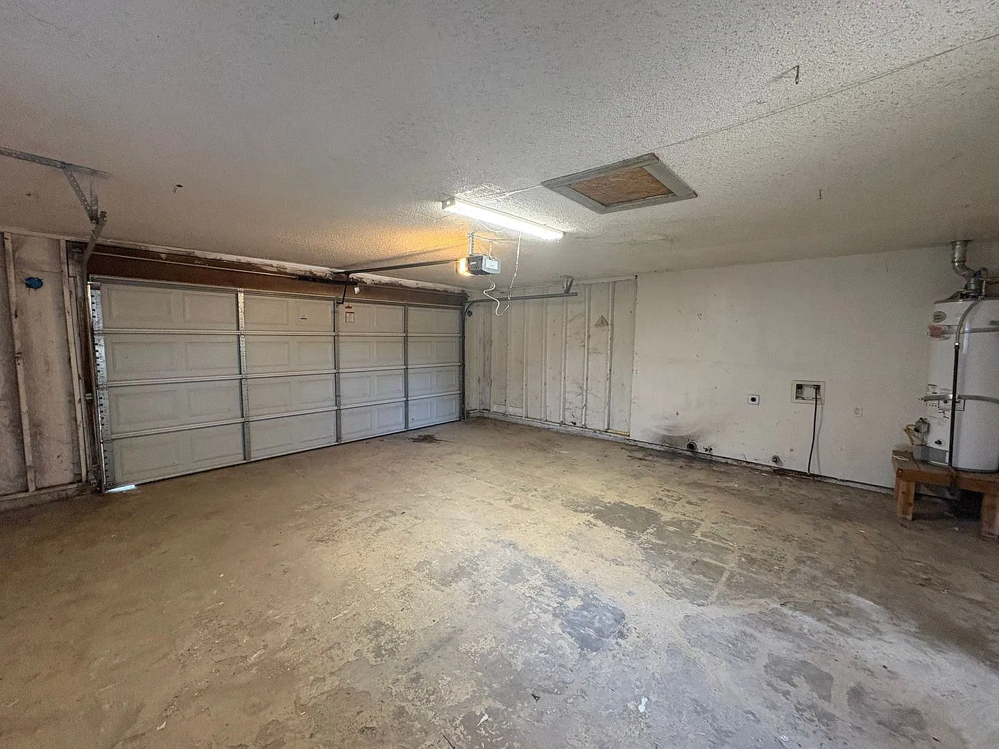 Beautiful Spacious& Cozy Home In Tulare Rent Ready! — Photo 3