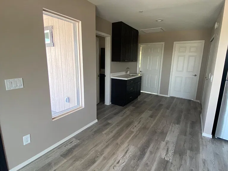 11101 W Montana Ave #B — Photo 3