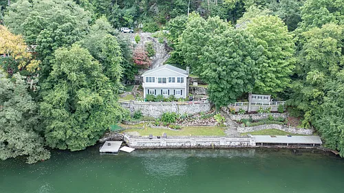 25 Terrace Dr Photo 1