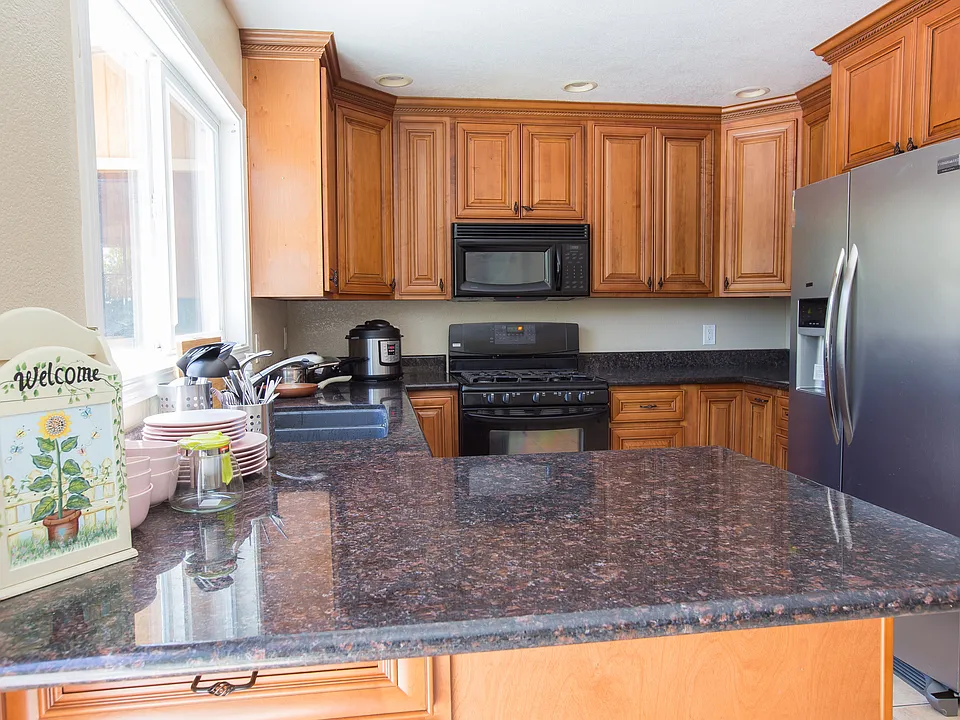 3232 Stephanie Ct