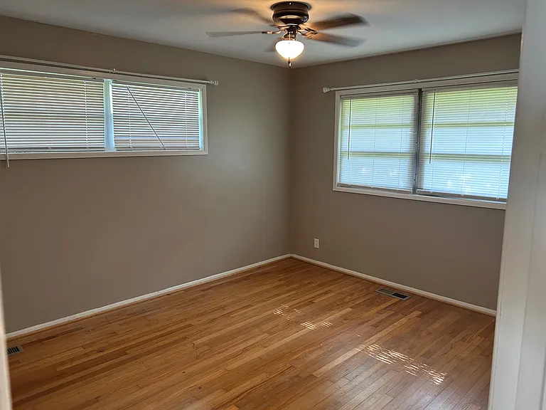 377 Pinehurst Dr — Photo 9
