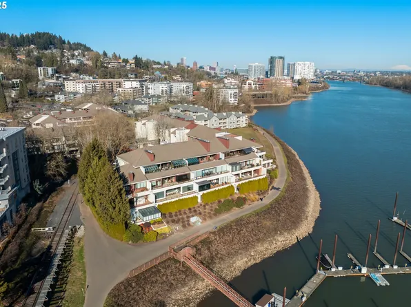 5250 S Landing Dr #205B1, Portland, OR 97239