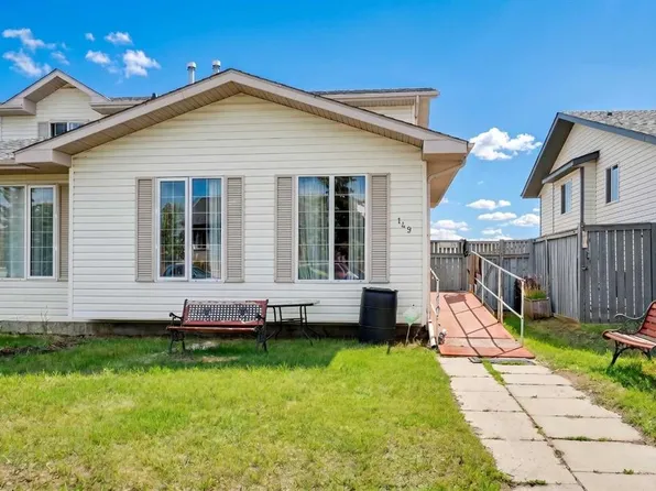 149 W Silver Dr, Blackfalds, AB T4M 0L1