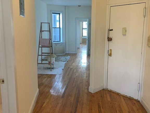 3rd image of 42 Hicks St APT 3