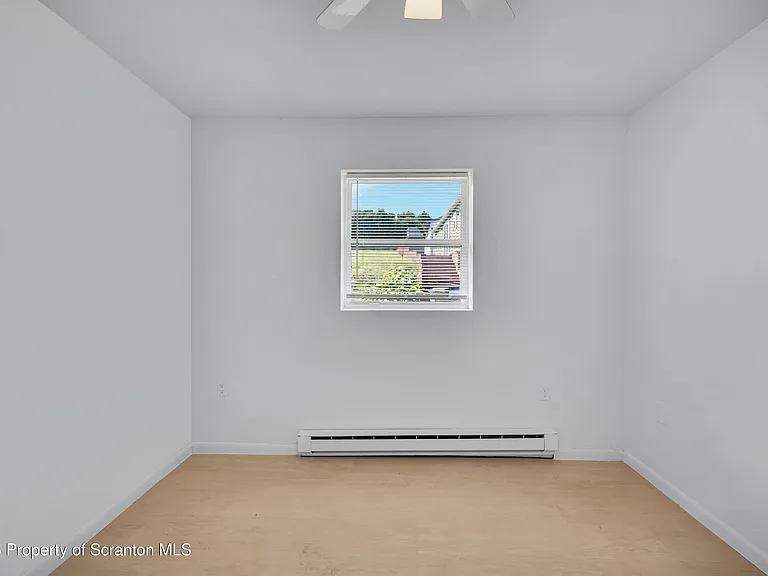 1213 Lori Ln — Photo 13