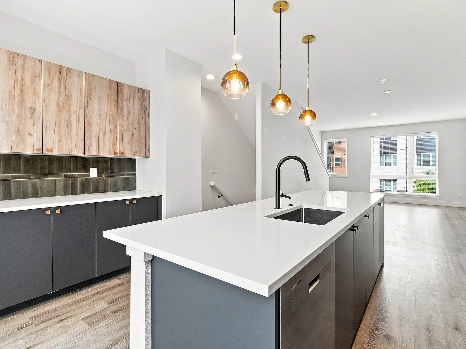 2 bed, 2.5 bath, 1461 sqft, $3,000 — Photo 3