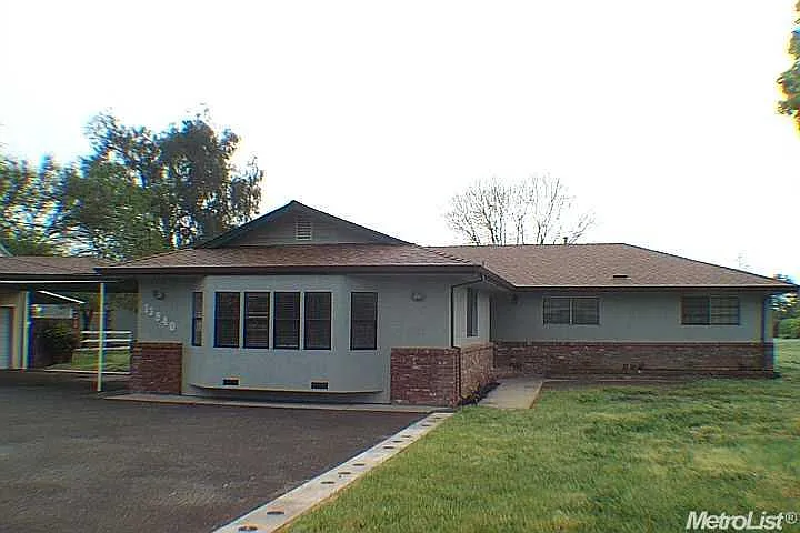13940 Castle Rd photo 1