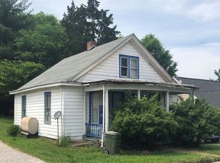 305 S Virginia St, Farmville, VA 23901