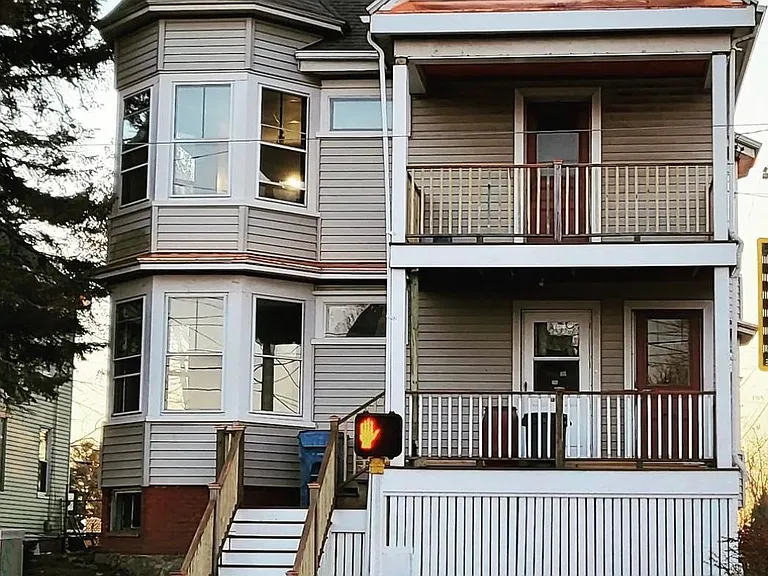 594 Washington Ave — Photo 8
