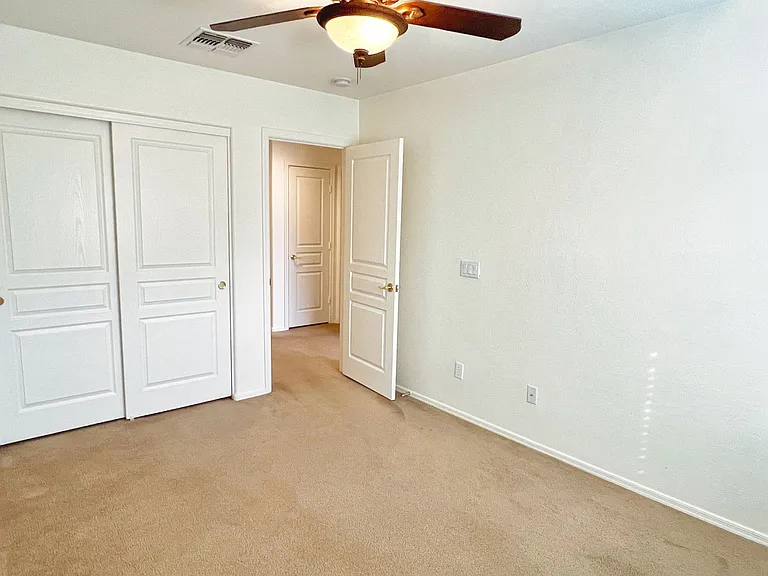 113 E Palomino Dr — Photo 15