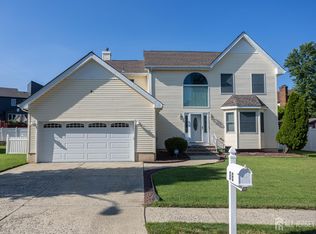 66 Morris Ct, South Amboy, NJ 08879