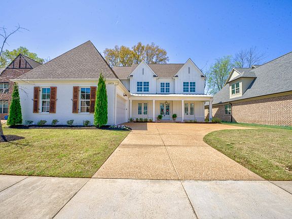 3rd image of 1373 Belfair Dr