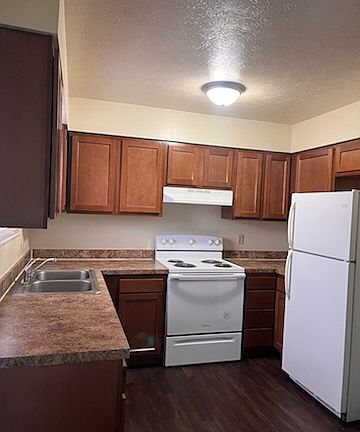 3rd image of 5039 Cambrian Dr