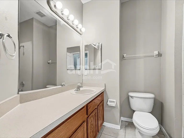 1128 Napolean Way — Photo 13