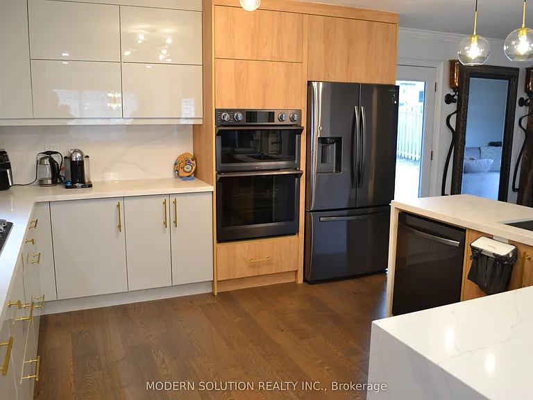 65 Manning Cres — Photo 8